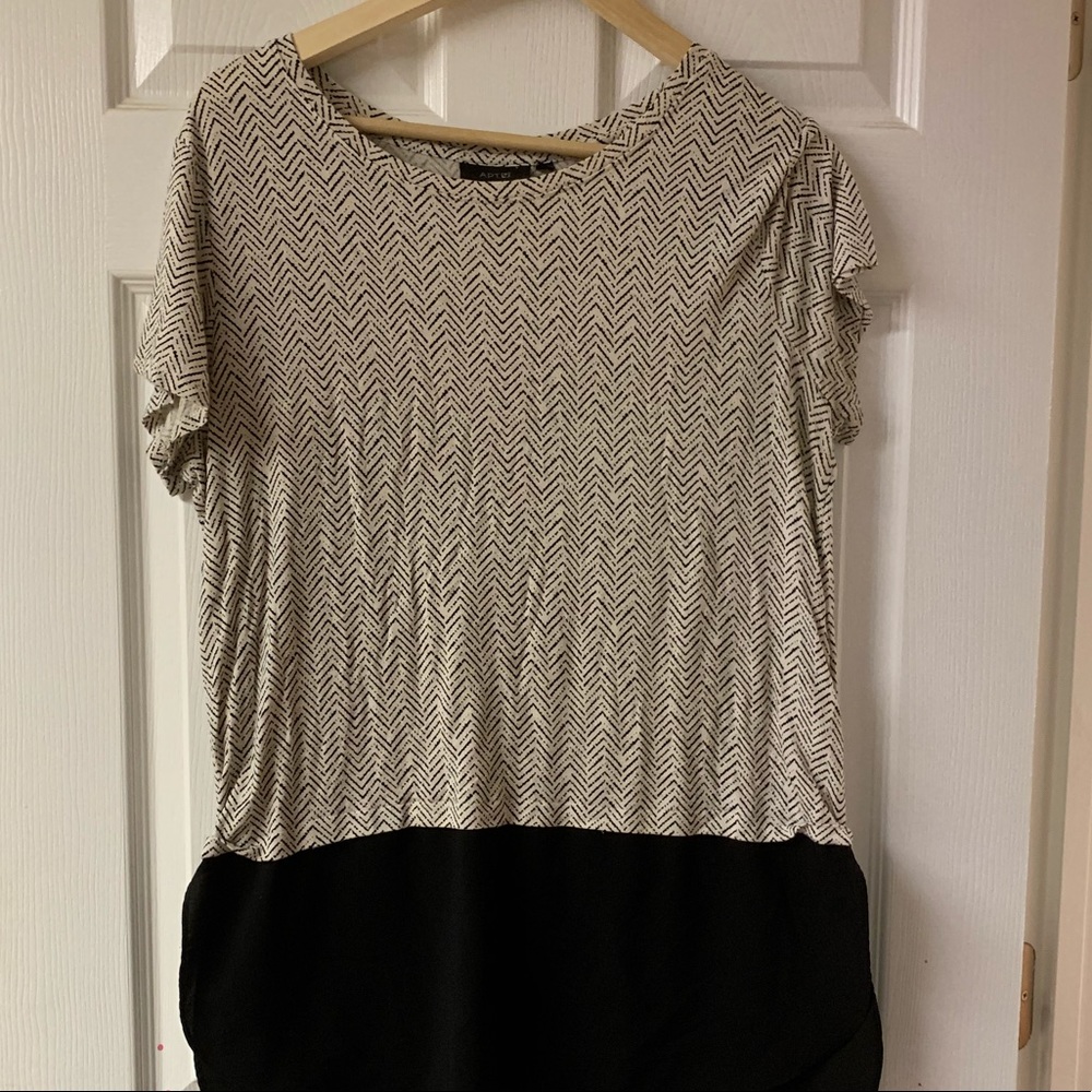 Apt 9 top